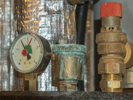 Der Austausch alter Heizkessel kann helfen, die Energiekosten massiv zu senken.