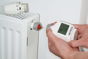 Ein Umrüsten auf elektronische Thermostate bietet viele Vorteile.