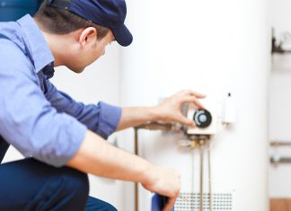 Den Warmwasserspeicher regelmäßig zu reinigen sorgt nicht nur für geringere Energiekosten, sondern auch für mehr Hygiene.
