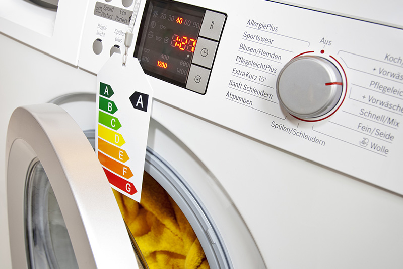 Auch um das Thema "effizientes Waschen" ranken sich viele Gerüchte.