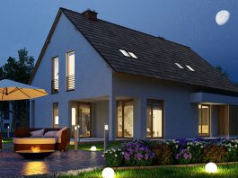 Licht im Garten ist nicht nur eine Frage der Ästhetik, sondern auch eine der Sicherheit. Beim Thema Strom ist allerdings Vorsicht geboten.