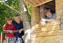 Ein Baumhaus steht auf der Wunschliste vieler Kinder ganz weit oben. Doch aufgepasst: Dieses Vorhaben will gut durchgeplant sein.