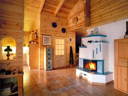 Kachelöfen sind nach wie vor eine beliebte Heizungsform. Aber auch ein Kamin mit Glastür kann begeistern.