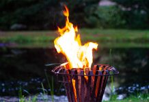 Mit einem Feuerkorb machen Sie Ihre Gartenparty zu einem unvergesslichen Erlebnis.