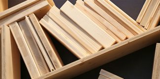 Holzwerkstoffplatten gibt es in vielen Ausführungen, Dicken und in verschiedenen Zusammensetzungen.