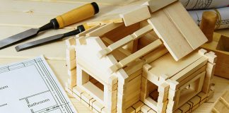 Der Blockbohlenbau zählt zu den ältesten Arten, ein Holzhaus zu errichten.