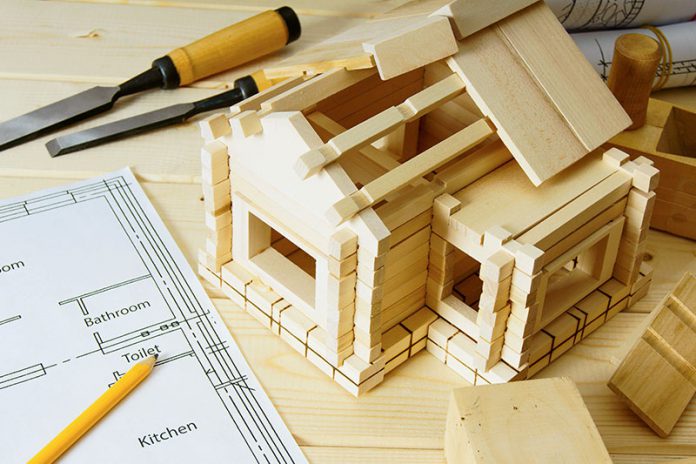Der Blockbohlenbau zählt zu den ältesten Arten, ein Holzhaus zu errichten.