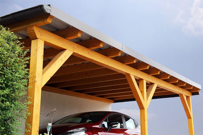 Beim Holz-Carport haben Sie unzählige Gestaltungsmöglichkeiten und auch das Preis-Leistungsverhältnis kann sich sehen lassen.