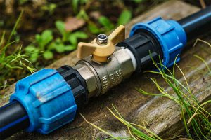 Wasserleitung im Garten verlegen: So wird es gemacht