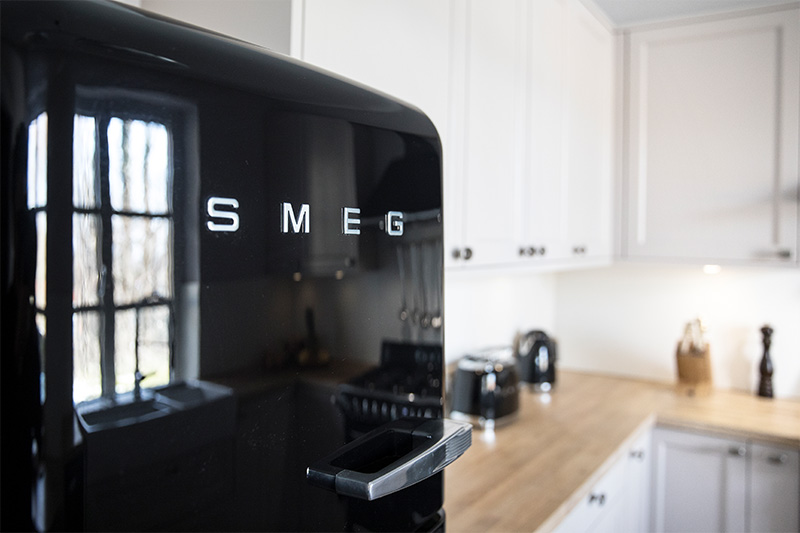 Aus der SMEG Designlinie: Ein Kühlschrank im Stil der 50er Jahre.