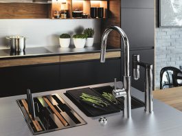 Wasserfillter in der Armatur: Die patentierte Filtertechnologie der neuen Franke Armatur Vital kombiniert erstmals auf kleinstem Raum einen Aktivkohlefilter mit einer Membrantechnologie.