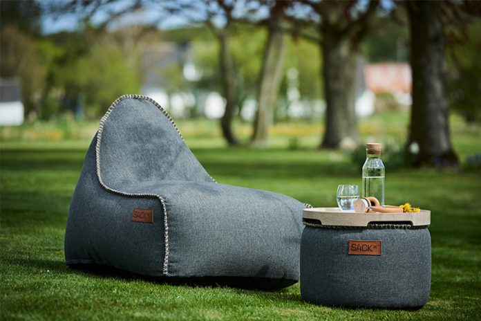 Poufs und Sitzsäcke liegen voll im Trend. Im Bild: Eine Kombination aus der RETROit Cobana Linie des dänischen Herstellers SACKit.