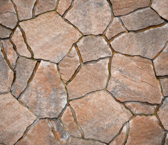 Polygonalplatten: Darum ist dieser Baustoff so besonders Polygonalplatten, Naturstein