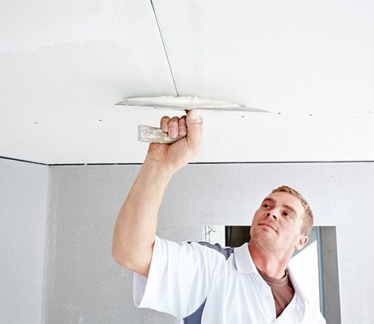 Die Gipskartonplatte eignet sich ideal zum Ausbau von Wänden und Decken im Innenbereich.